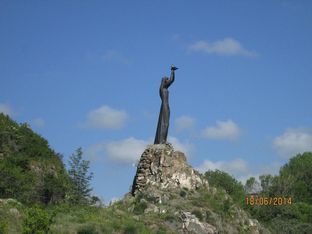 Akhtamar Hotel Cjsc Arzakan Екстериор снимка
