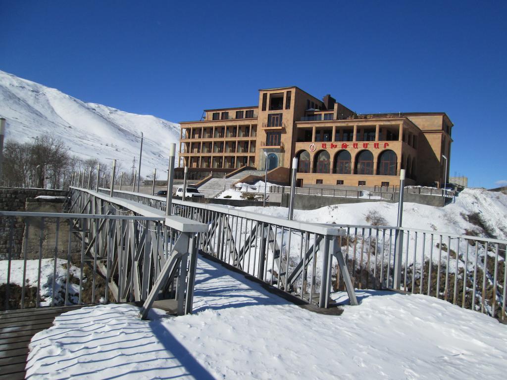 Akhtamar Hotel Cjsc Arzakan Екстериор снимка