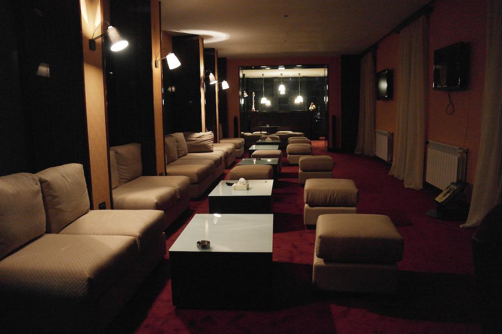 Akhtamar Hotel Cjsc Arzakan Екстериор снимка