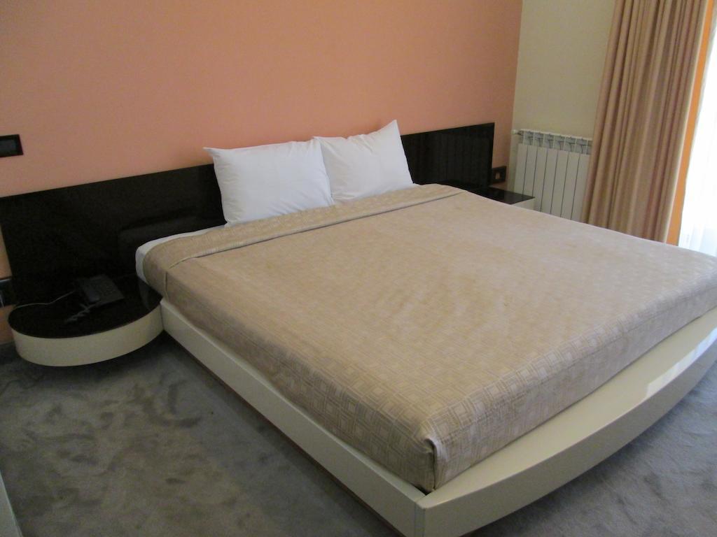 Akhtamar Hotel Cjsc Arzakan Стая снимка
