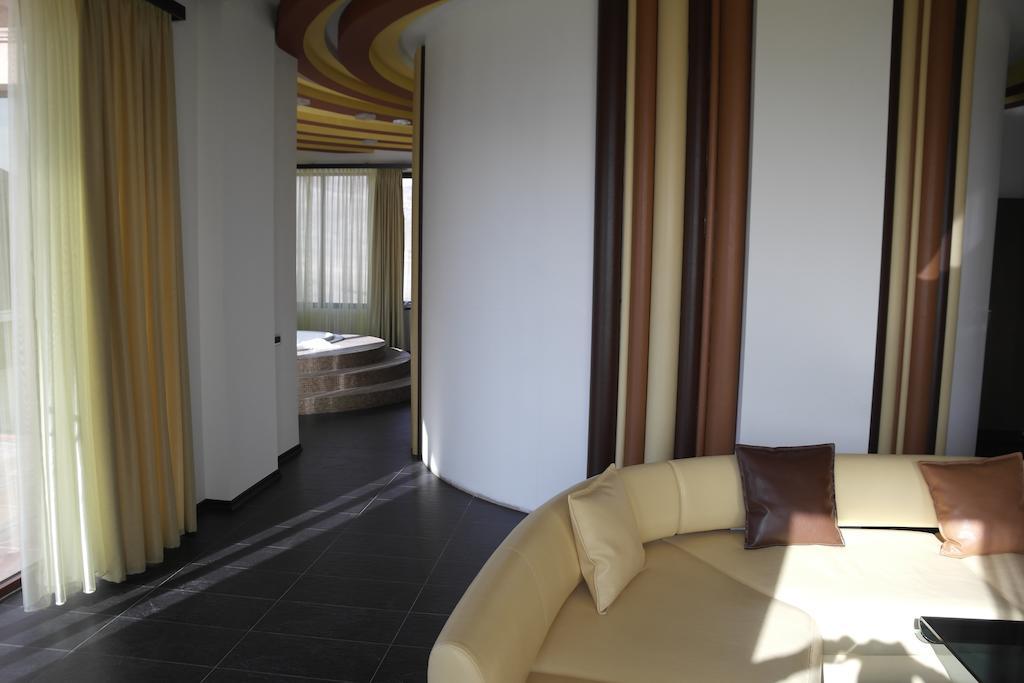 Akhtamar Hotel Cjsc Arzakan Стая снимка